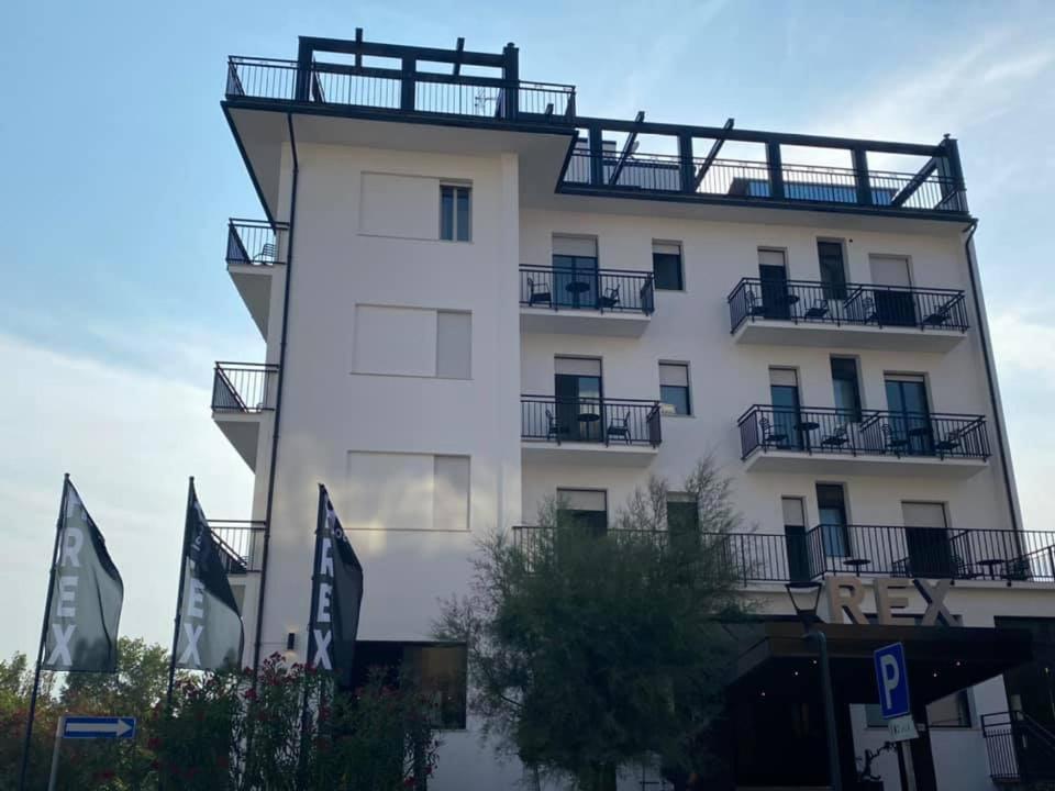 Hotel Rex Лідо-ді-Савіо Екстер'єр фото